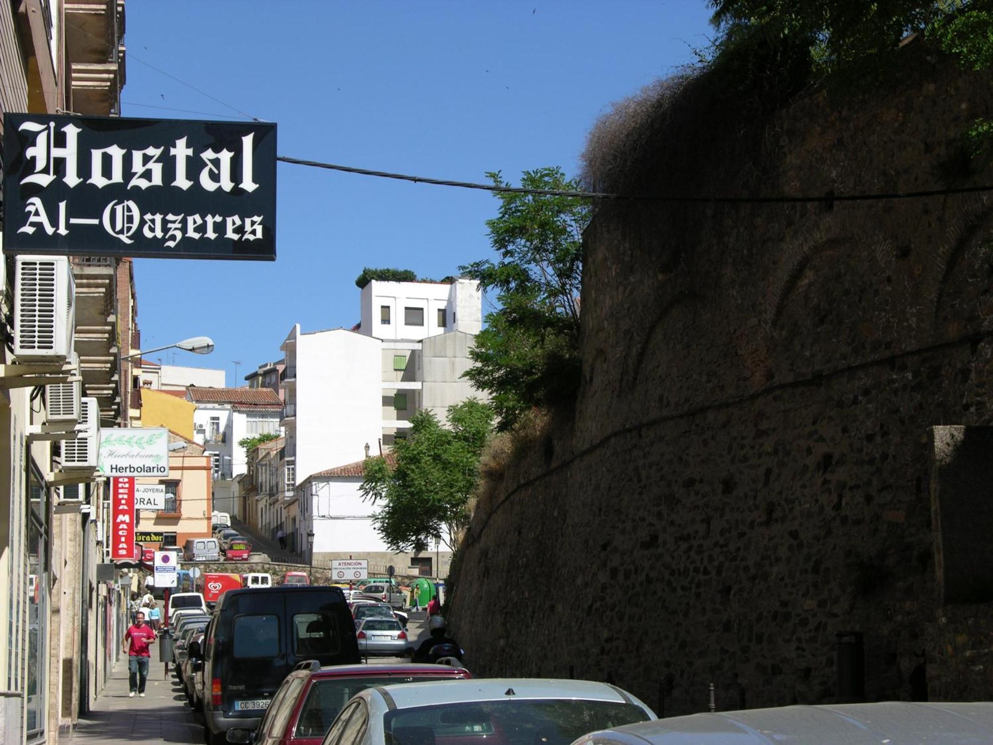 Hostal Al-Qazeres Caceres Exterior photo